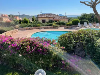 Piscina di Fiordaliso Aurora o nelle vicinanze