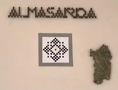 Certificato, attestato, insegna o altro documento esposto da Almasarda