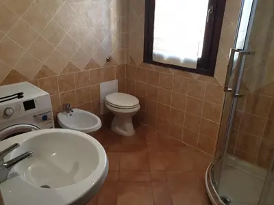 Bagno di Capo Figari 9, Appartamento spazioso nel centro di Golfo Aranci con terrazza, Wi-Fi, parcheggio gratuito