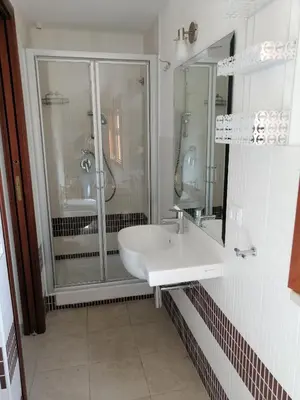 Bagno di Appartamento al centro di Budoni