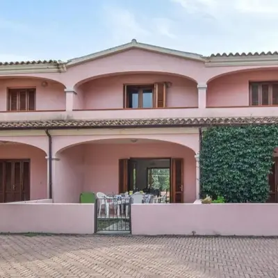 2 Bedroom Stunning Home In Straulas