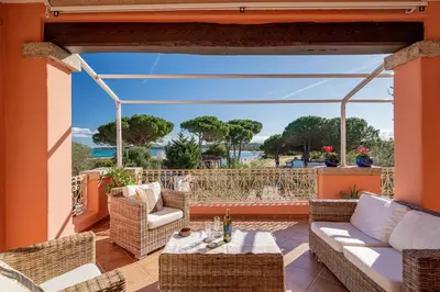 Area soggiorno di Porto San Paolo Apartments