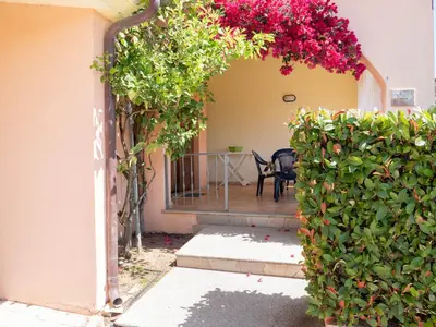 Giardino di Villetta spiaggia a piedi BudoniAffitti