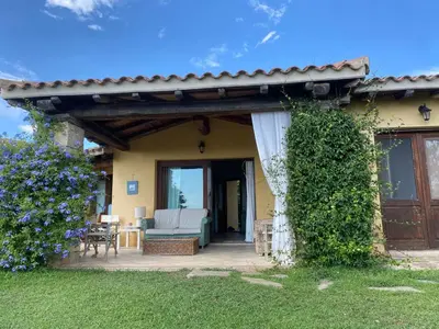 Giardino di La casa di Camilla a Punta Molara