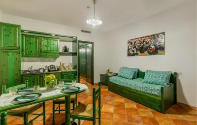 Area soggiorno di Beautiful Apartment In Orosei With Wifi