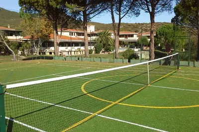 Attività di tennis o squash presso l'appartamento o nelle vicinanze