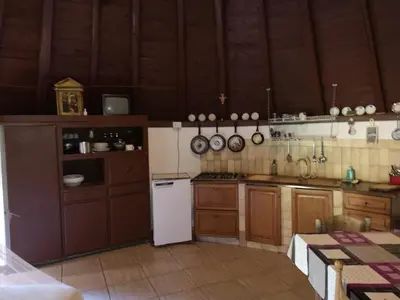 Cucina o angolo cottura di Pinnettu sardo tipica abitazione sarda in ecosistema insetti e animaletti simpatici in condivisione bagno esterno a 10metri Leggere attentamente Prima di prenotare