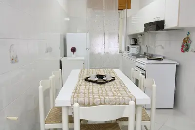 Cucina o angolo cottura di Holiday House Camelia 600 meters from the beach