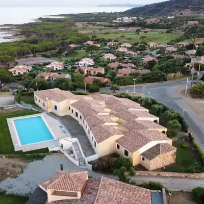 residence baia sant anna con piscina