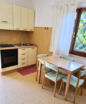 Cucina o angolo cottura di ISS Travel, Sa Chessa - ground floor 1-bedroom apartment