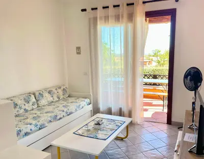 Area soggiorno di ISS Travel, Panoramic Sea View Ticino - 1 bedroom apartment 1,5 km from the beach