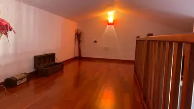 Area soggiorno di Casa Sofia vista porto