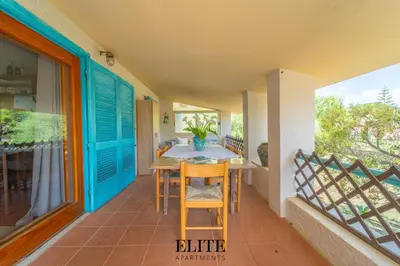 Balcone o terrazza di Magnifica villa immersa nella natura con spa privata a due passi dal mare