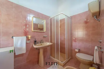 Bagno di Magnifica villa immersa nella natura con spa privata a due passi dal mare