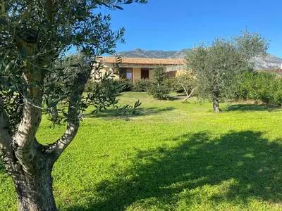 Paesaggio naturale nelle vicinanze della villa