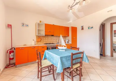 Cucina o angolo cottura di Comodità di una recente costruzione con posto auto