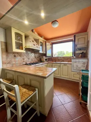 Cucina o angolo cottura di Amazing house 10 min by car from the beach