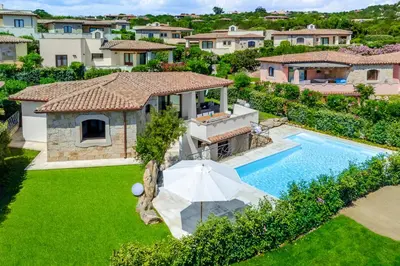 Piscina di Villa BRANDINCHI - Heated Pool, Private Beach, Sea View, Wi-Fi o nelle vicinanze
