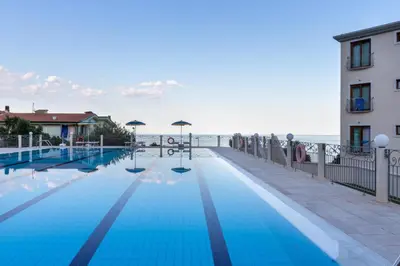 Piscina di Hotel Brancamaria o nelle vicinanze