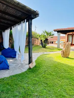 Giardino di Villetta con giardino a due passi dal Mare - 6 posti letto - Porto Taverna