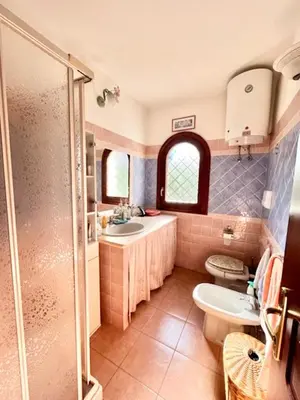 Bagno di ISS Travel, Molly's Garden - 2-bedroom apartment with air-condition