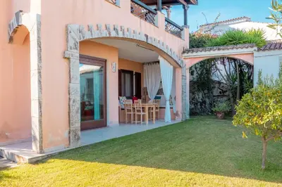 Giardino di Villa Victoria 1.5 Km From The Beach - Happy Rentals