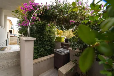 Giardino di Appartamento moderno a 500 MT dalle sabbie bianche