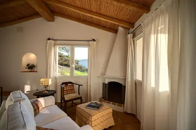 TV o dispositivi per l'intrattenimento presso Auberge Santu Martine: Cottage with Pool (Manca)