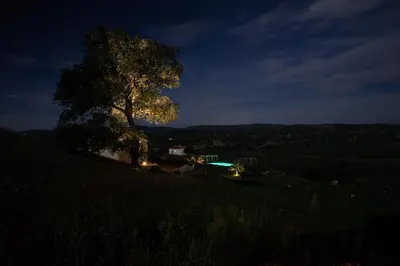 Paesaggio naturale nelle vicinanze della villa