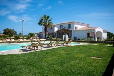 Piscina di ENAJA - Luxury Retreat o nelle vicinanze