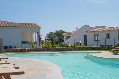 Piscina di ENAJA - Luxury Retreat o nelle vicinanze
