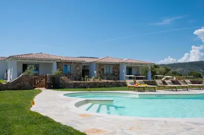Piscina di ENAJA - Luxury Retreat o nelle vicinanze