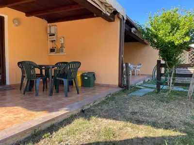 Giardino di FAN SARD Villetta 10 posti letto FBU-ZAN01